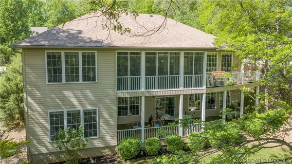 $599,000 | 86 Beacon Hill Drive, Lake Ozark, MO 65049