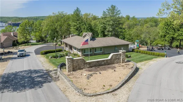 $599,000 | 86 Beacon Hill Drive, Lake Ozark, MO 65049
