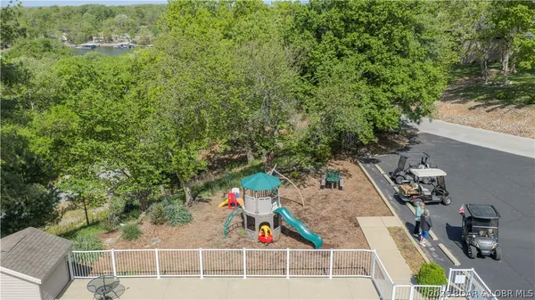 $599,000 | 86 Beacon Hill Drive, Lake Ozark, MO 65049