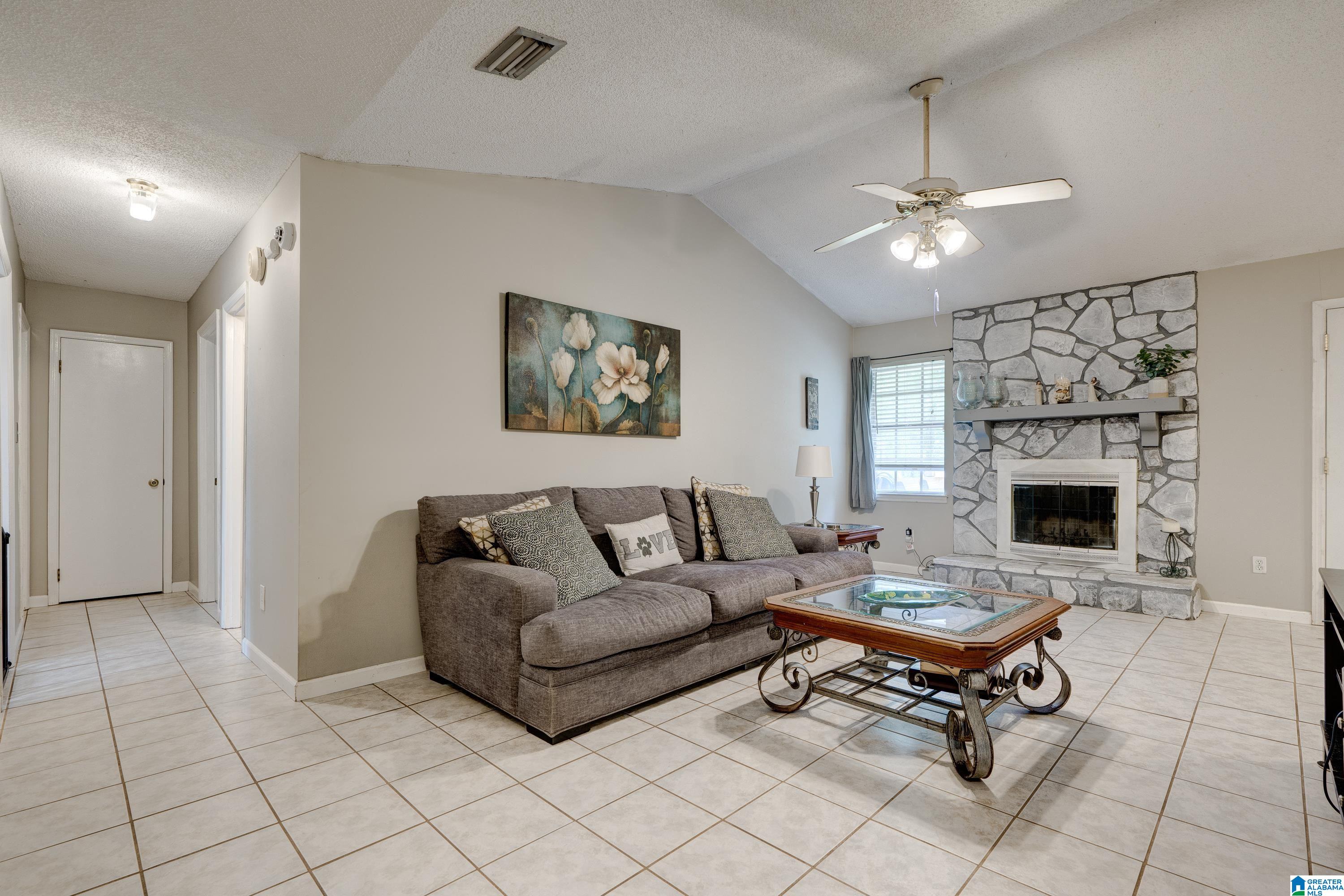 1038 8th Avenue Southwest Alabaster, AL 35007 - Photo 13 of 29 Gallery Image 13