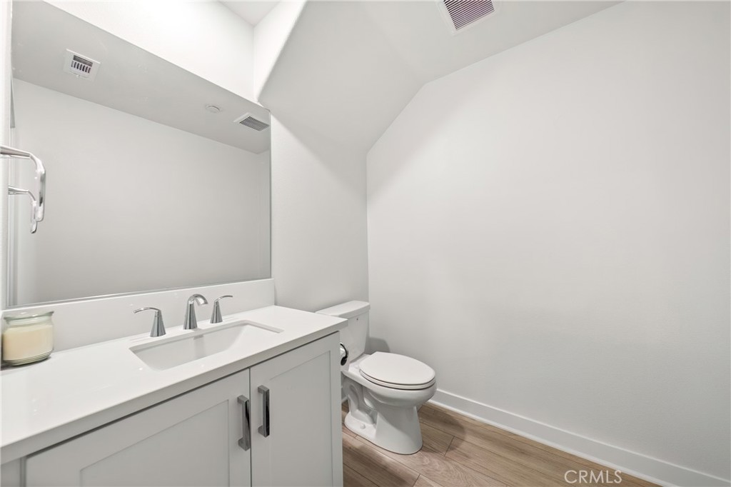 253 Waypoint Tustin, CA 92782 - Photo 19 of 41 Gallery Image 19