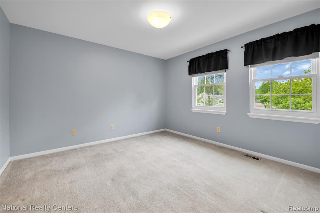 41895 Park Ridge Road Novi, MI 48375 - Photo 24 of 38