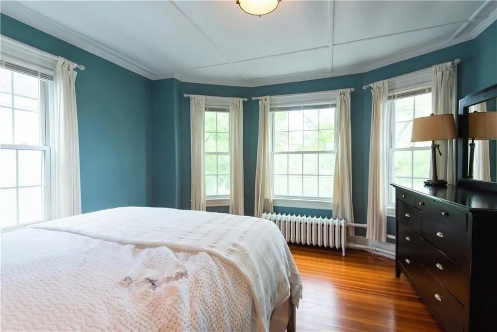 20 Carroll Avenue Newport, RI 02840 - Photo 13 of 26