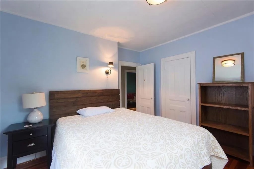 20 Carroll Avenue Newport, RI 02840 - Photo 16 of 26