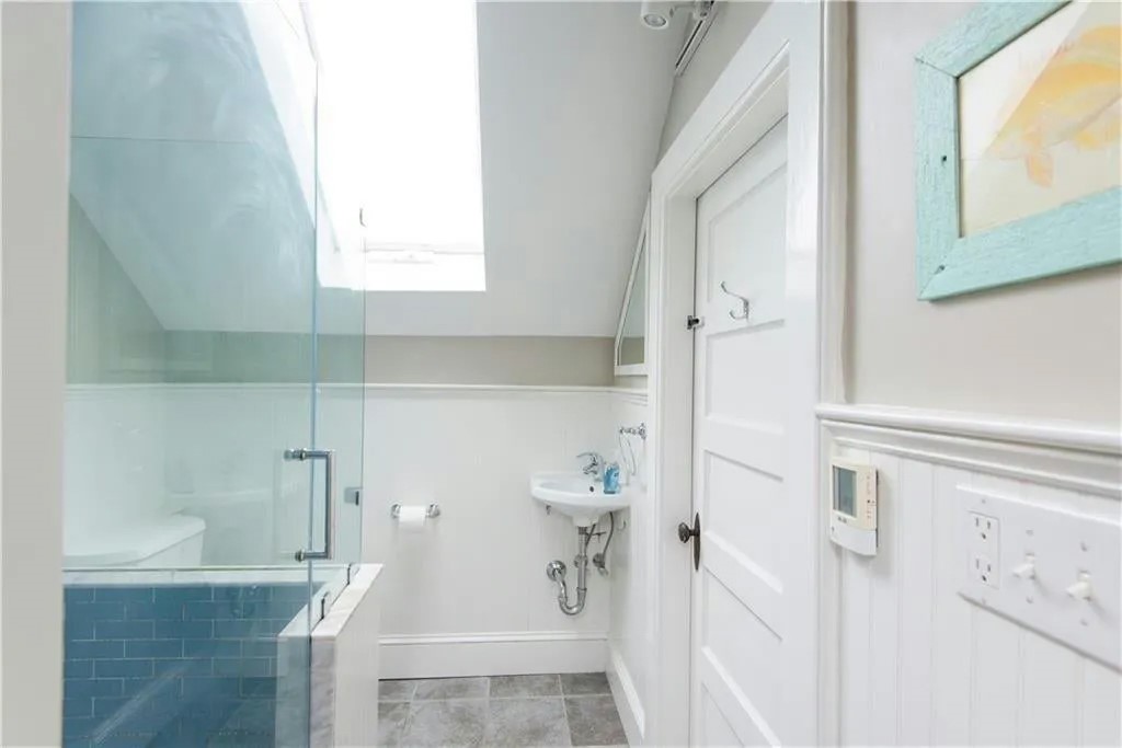 20 Carroll Avenue Newport, RI 02840 - Photo 23 of 26