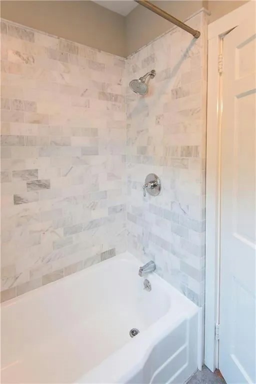 20 Carroll Avenue Newport, RI 02840 - Photo 10 of 26