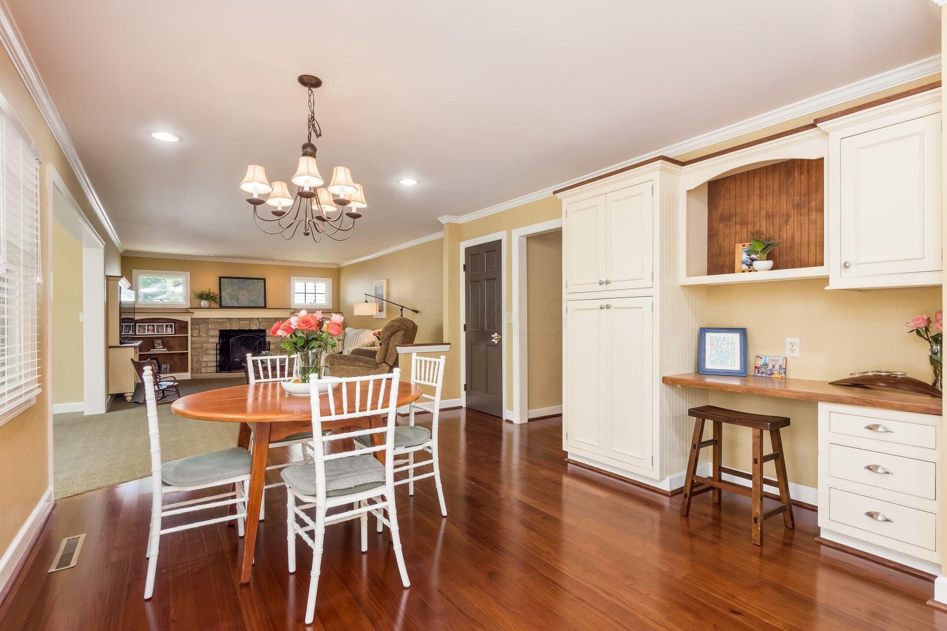 5345 Roscommon Road Dublin, OH 43017 - Photo 15 of 47 Casual Dining