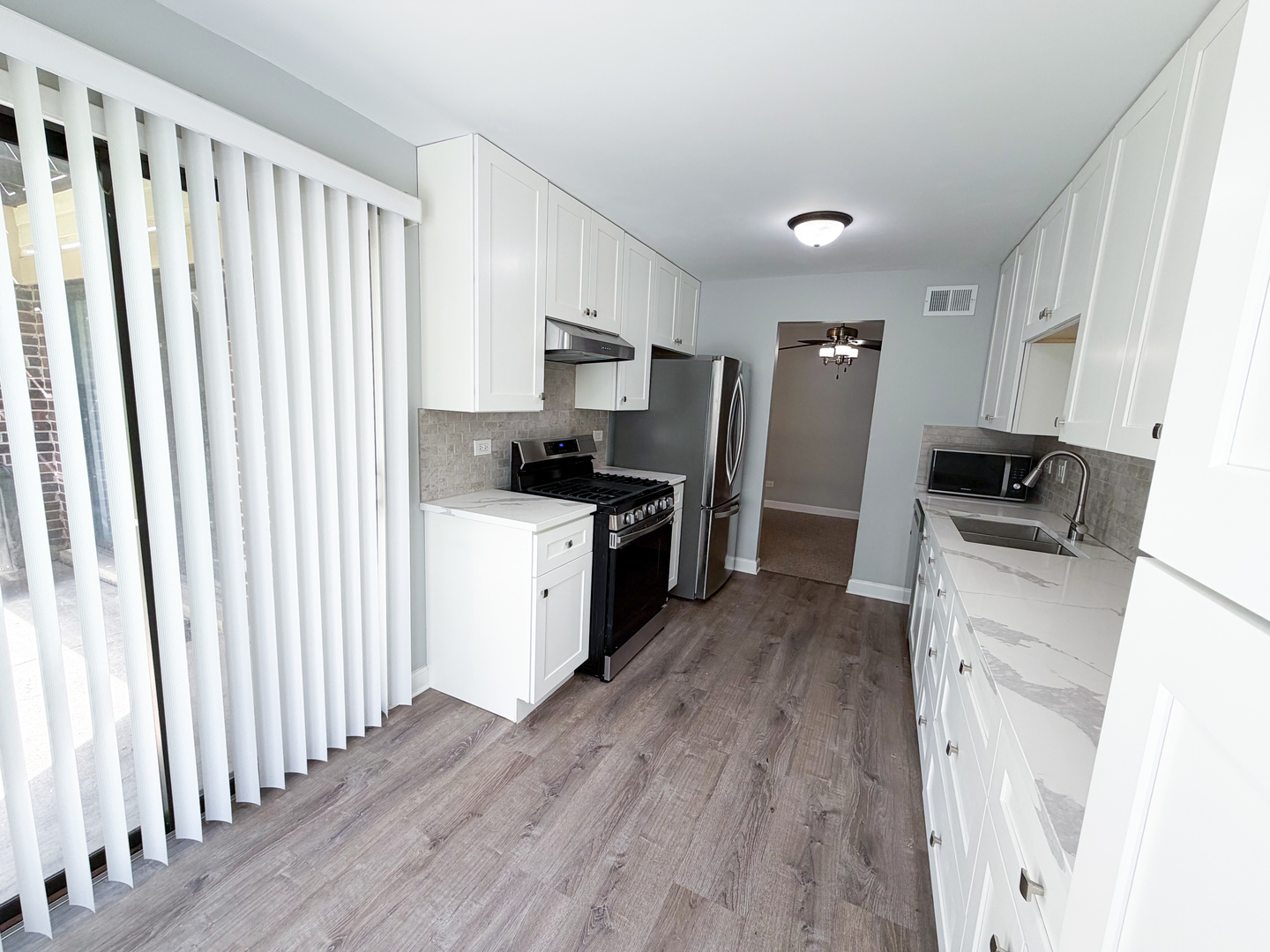 823 Coach Road, Unit 5 Palatine, IL 60074 - Photo 5 of 18