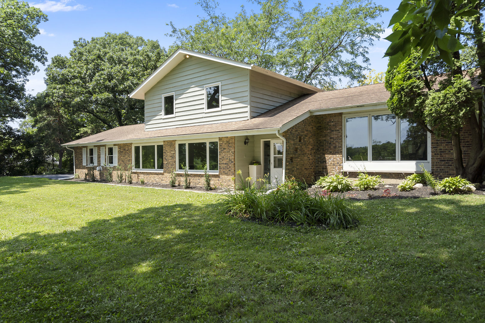 41W314 Whitney Road St. Charles, IL 60175 - Photo 4 of 32