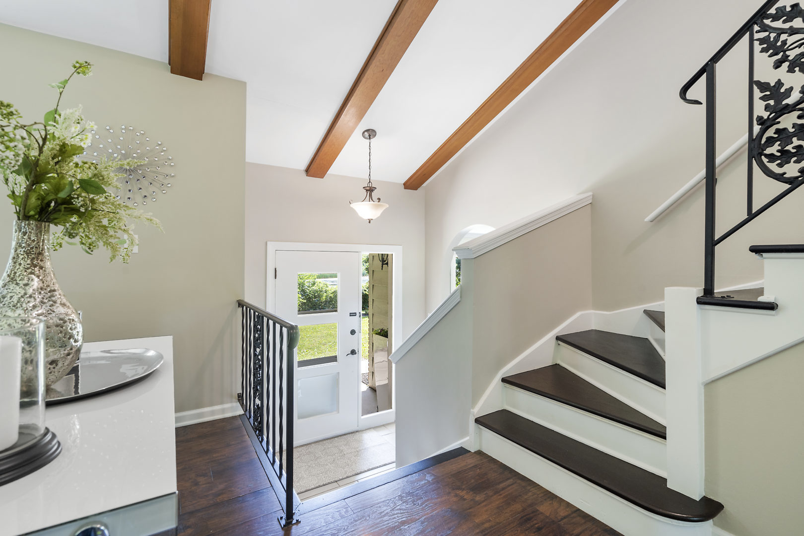 41W314 Whitney Road St. Charles, IL 60175 - Photo 5 of 32