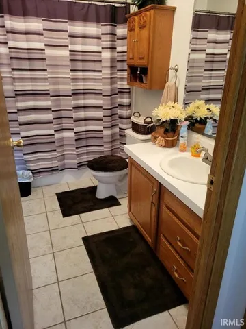 $319,000 | 6442 East 100 North, Montgomery, IN 47558