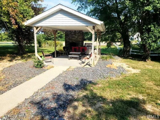 $319,000 | 6442 East 100 North, Montgomery, IN 47558