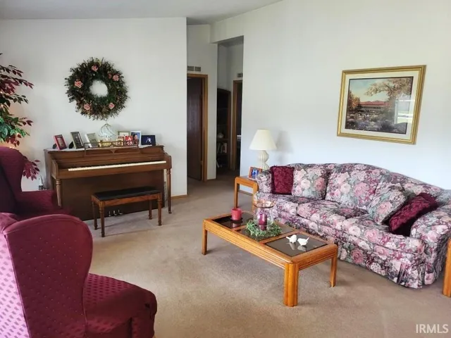 $319,000 | 6442 East 100 North, Montgomery, IN 47558