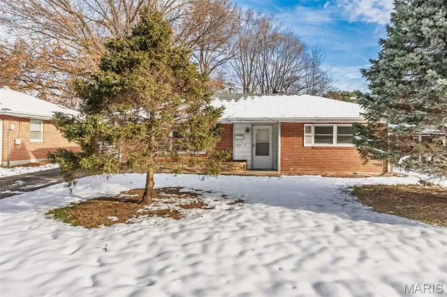$135,000 | 1055 St Marie Street, Florissant, MO 63031