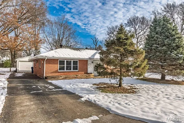 $135,000 | 1055 St Marie Street, Florissant, MO 63031