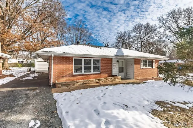 $135,000 | 1055 St Marie Street, Florissant, MO 63031