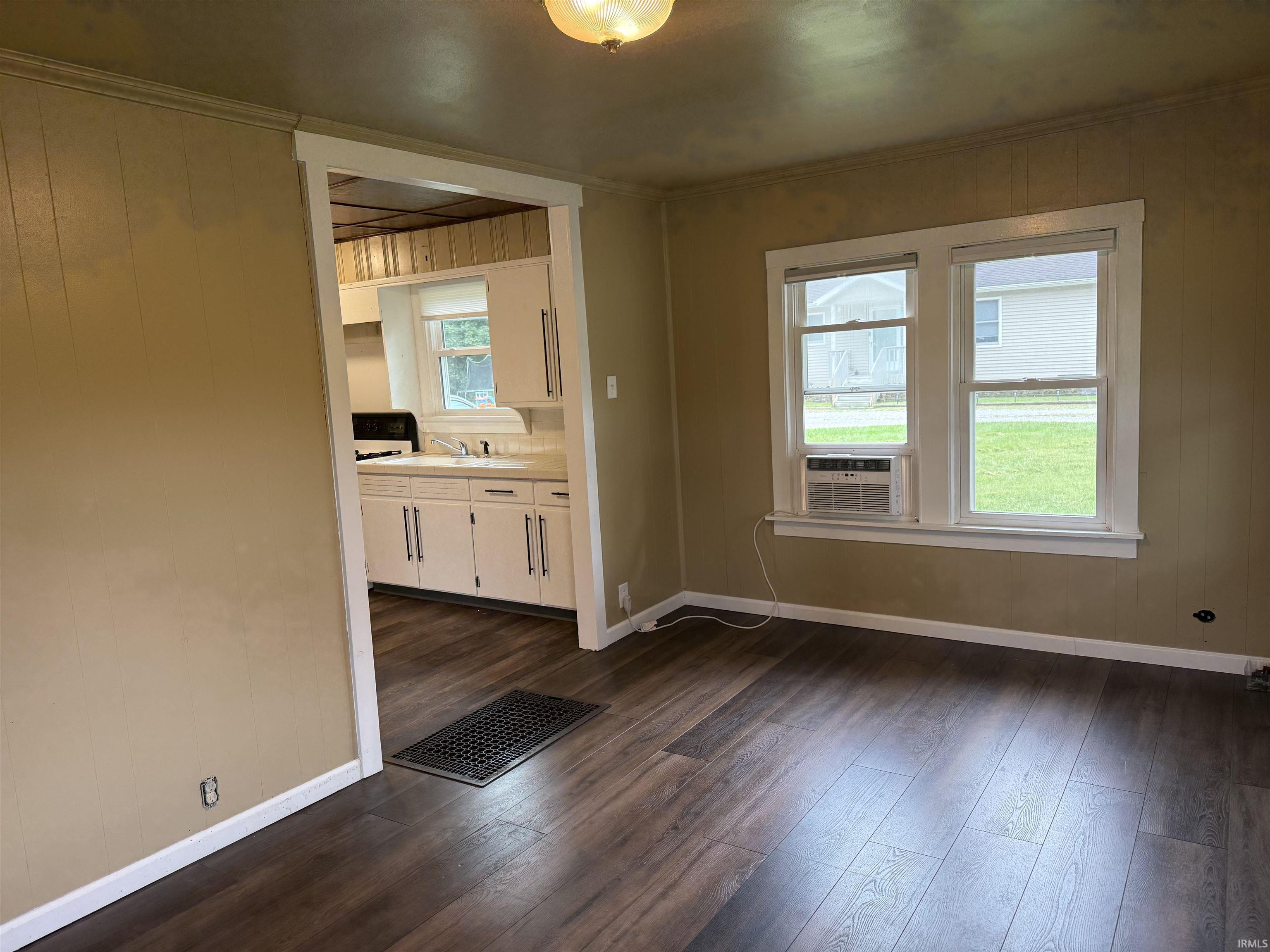 210 North Riverside Boulevard Goshen, IN 46526 - Photo 8 of 20 Gallery Image 8