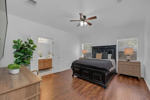 $300,000 | 8901 Meridian Oak Lane, Austin, TX 78744