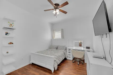 $300,000 | 8901 Meridian Oak Lane, Austin, TX 78744