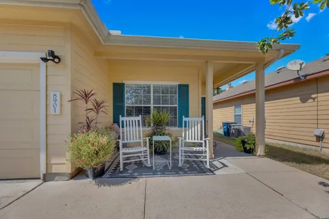 $300,000 | 8901 Meridian Oak Lane, Austin, TX 78744