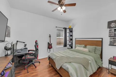 $300,000 | 8901 Meridian Oak Lane, Austin, TX 78744