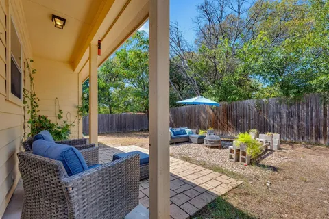 $300,000 | 8901 Meridian Oak Lane, Austin, TX 78744