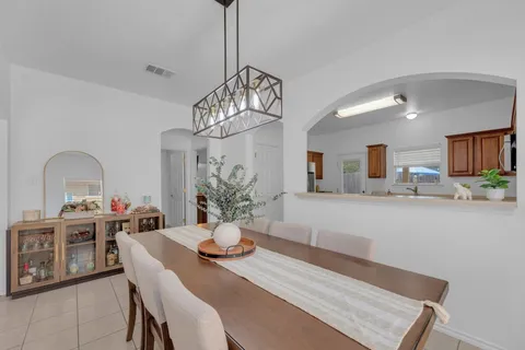 $300,000 | 8901 Meridian Oak Lane, Austin, TX 78744