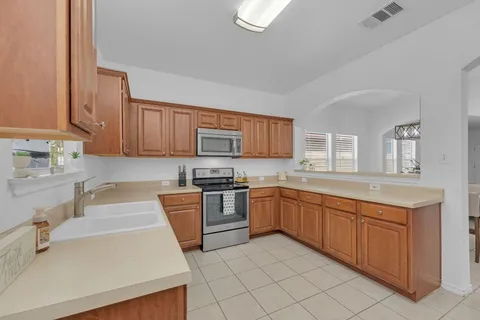 $300,000 | 8901 Meridian Oak Lane, Austin, TX 78744