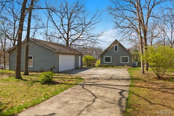 $345,000 | 10949 Clearwater Lane, Shipman, IL 62685