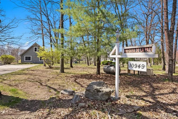 $345,000 | 10949 Clearwater Lane, Shipman, IL 62685