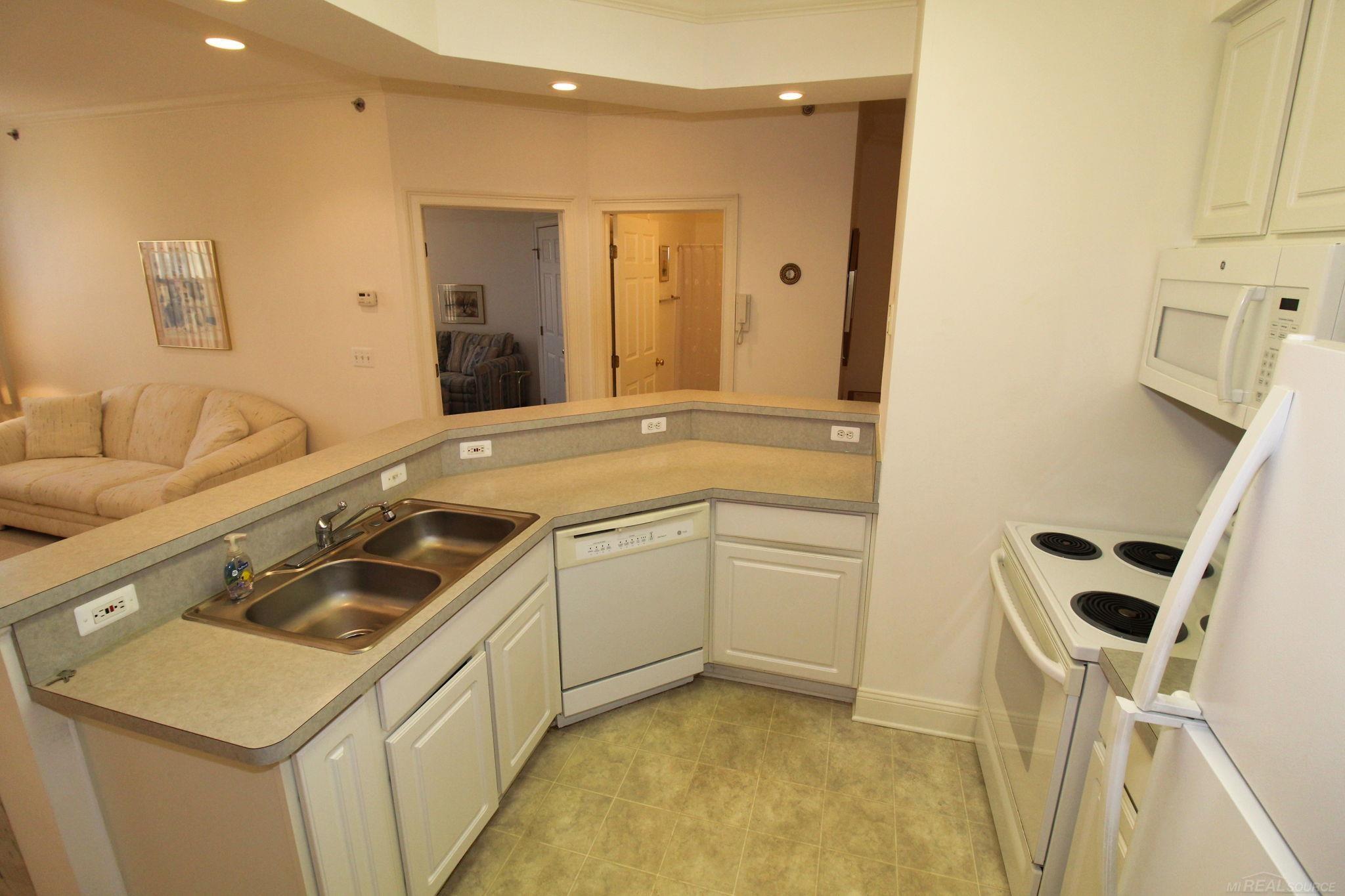 39216 Hayes Road Clinton Township, MI 48038 - Photo 12 of 24