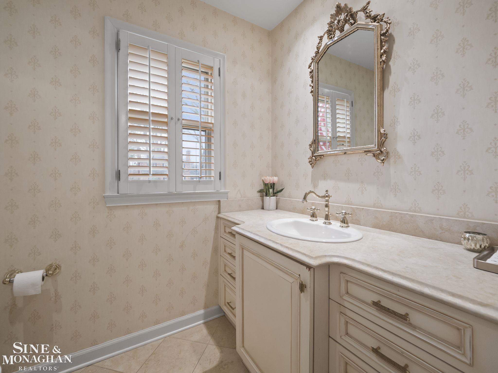 277 Cloverly Road Grosse Pointe Farms, MI 48236 - Photo 13 of 46