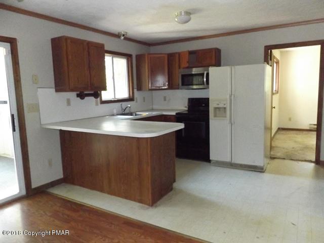 191 Ruffed Grouse Road Bushkill, PA 18324 - Photo 2 of 9 kitchen
