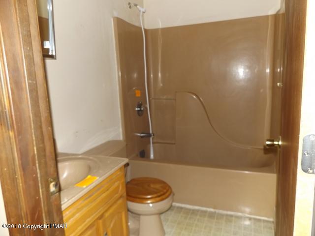 191 Ruffed Grouse Road Bushkill, PA 18324 - Photo 9 of 9 bathroom2