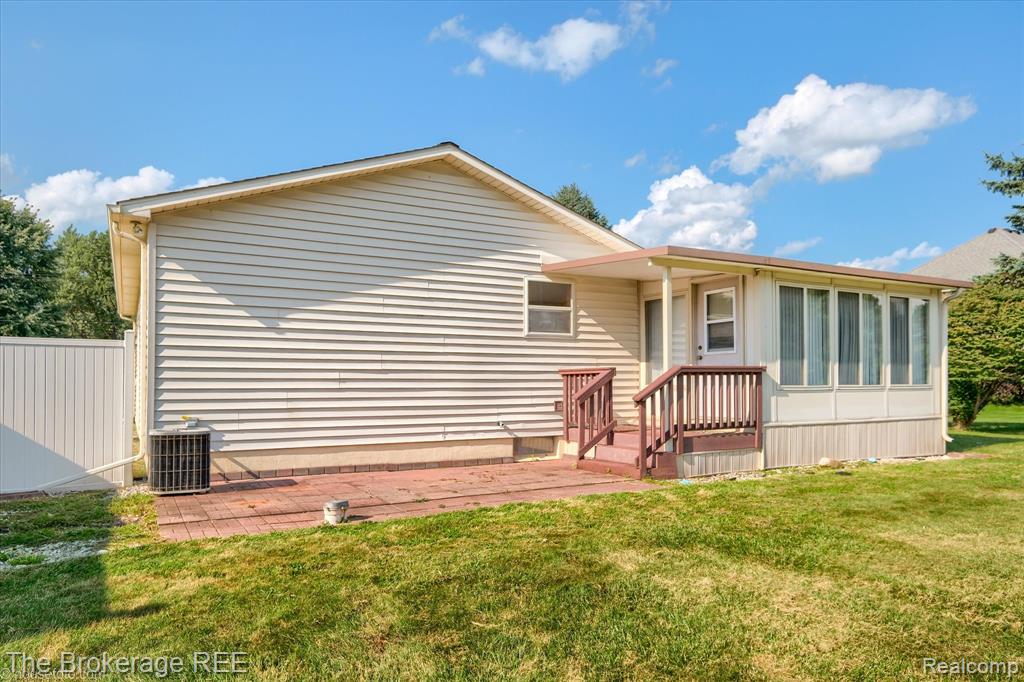 5331 West Farrand Road Clio, MI 48420 - Photo 7 of 38