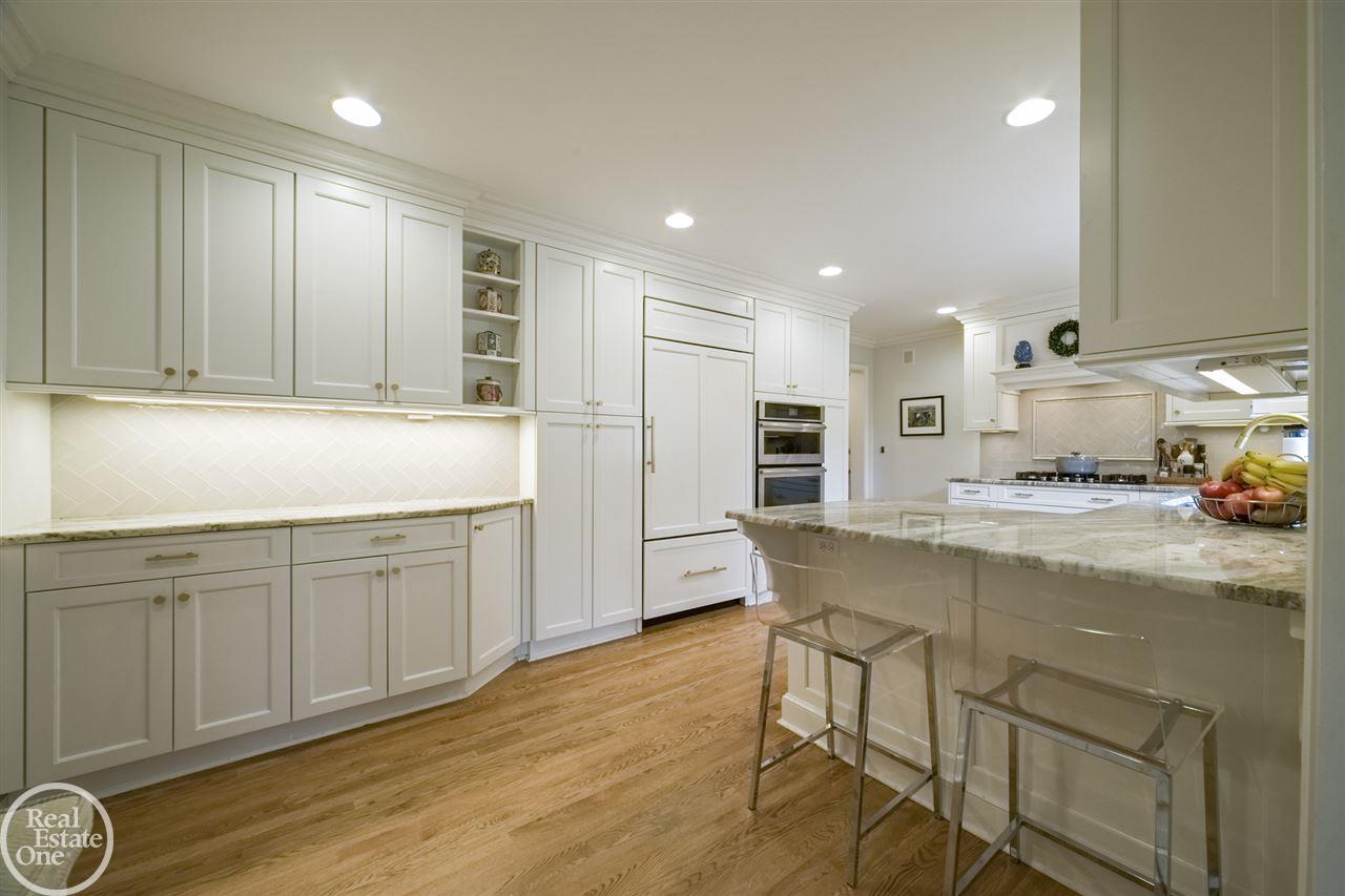 136 Moran Road Grosse Pointe, MI 48236 - Photo 16 of 51 50028565-15.JPG