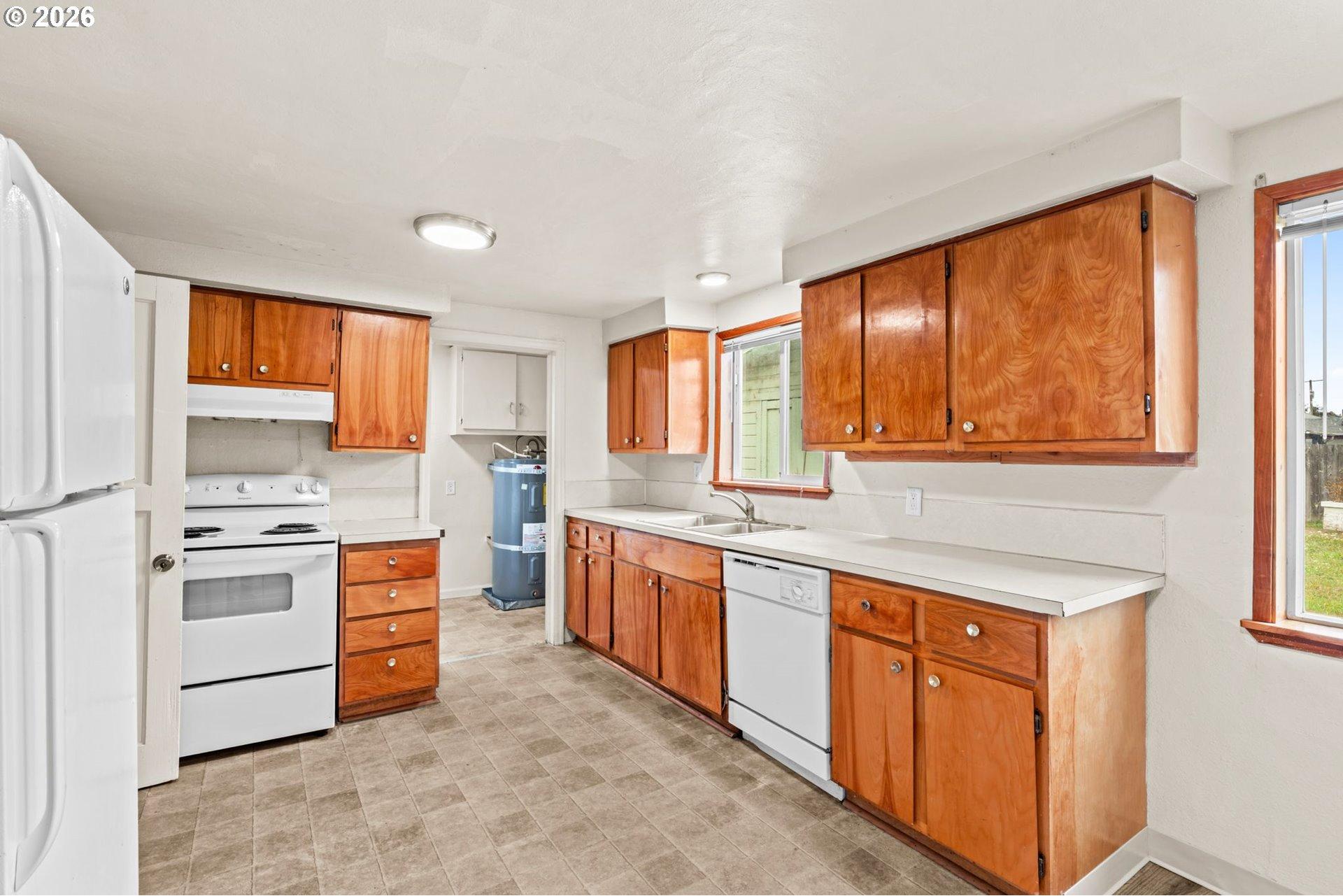 4268 Daisy Street Springfield, OR 97478 - Photo 10 of 29 Gallery Image 10