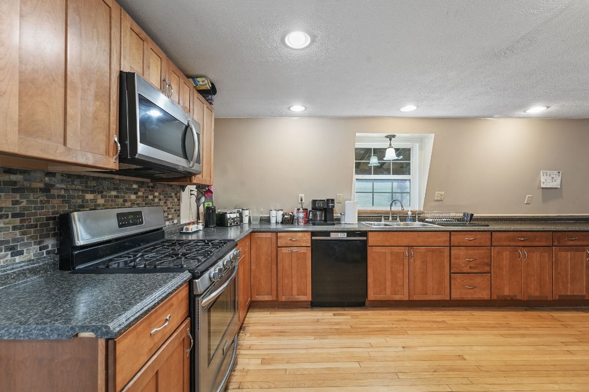 775 Sweeney Road Brackney, PA 18812 - Photo 2 of 23