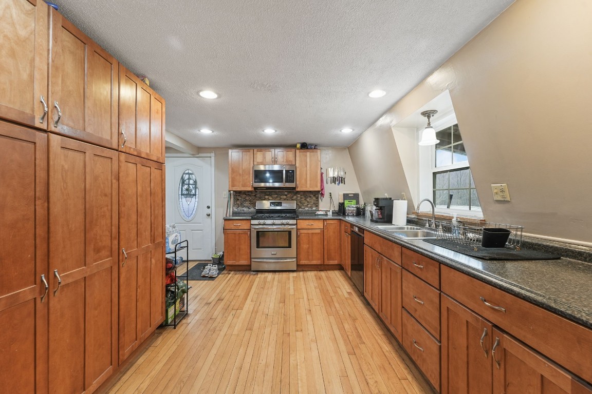 775 Sweeney Road Brackney, PA 18812 - Photo 3 of 23