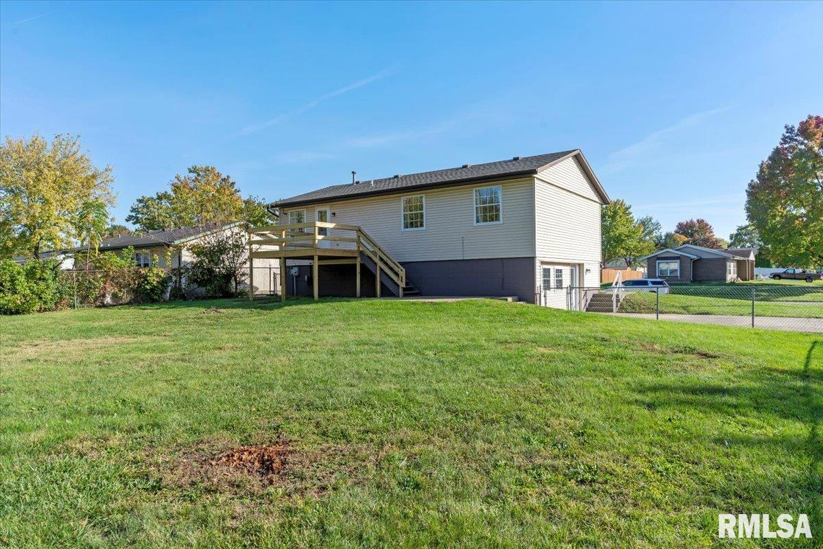 2901 Stokebridge Road Springfield, IL 62702 - Photo 31 of 34