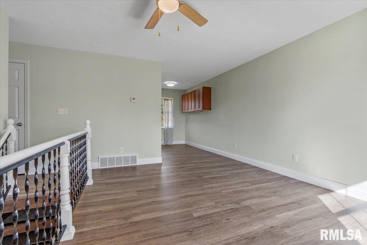 2901 Stokebridge Road Springfield, IL 62702 - Photo 4 of 34