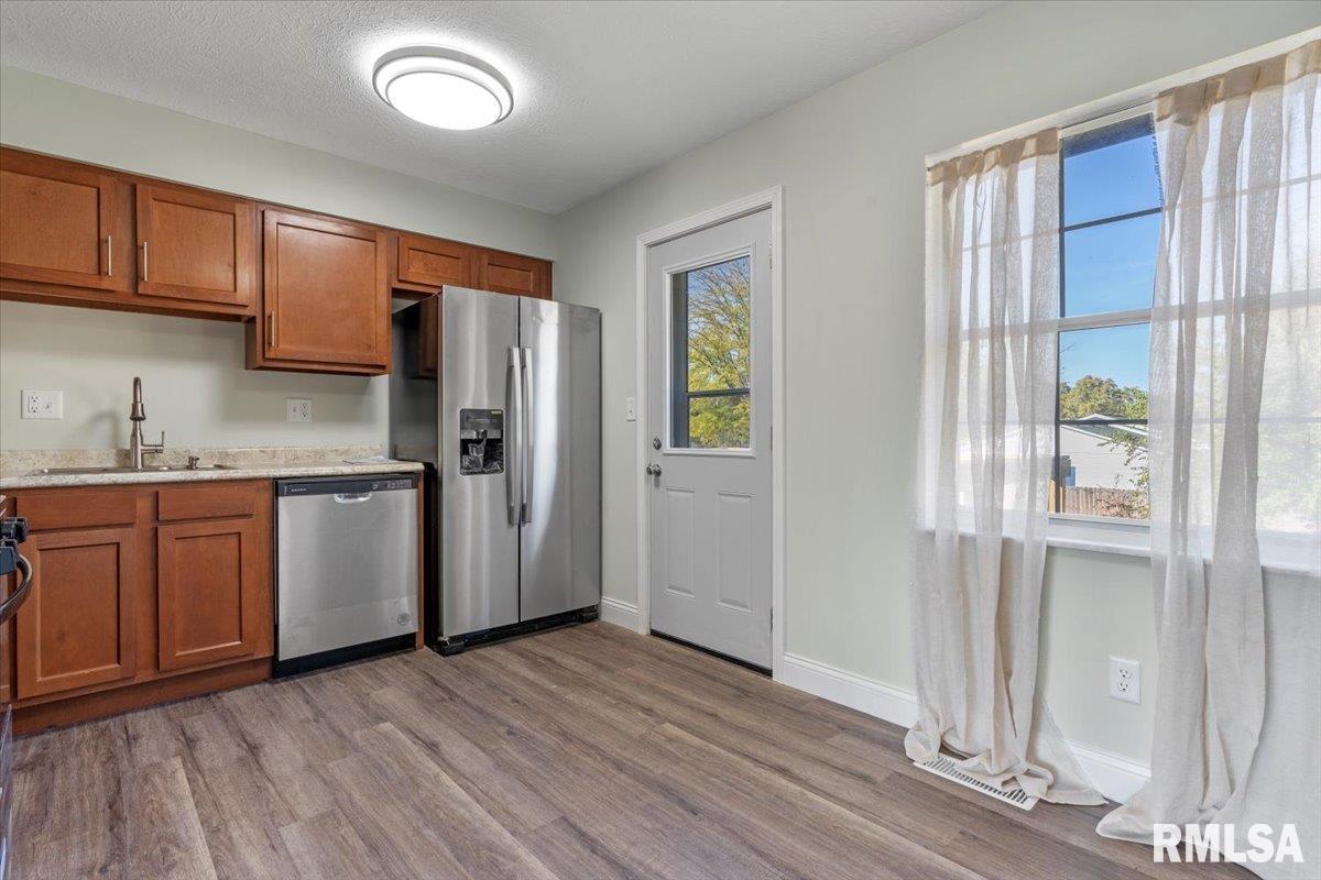2901 Stokebridge Road Springfield, IL 62702 - Photo 7 of 34