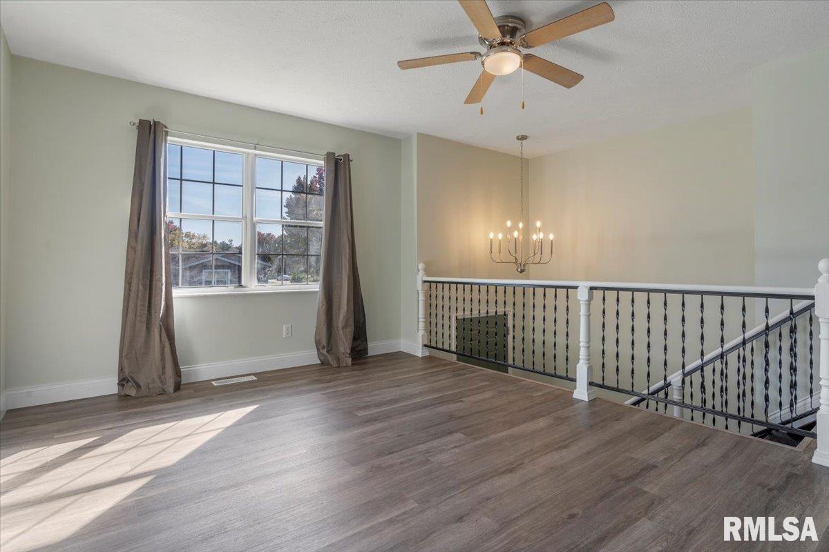 2901 Stokebridge Road Springfield, IL 62702 - Photo 9 of 34