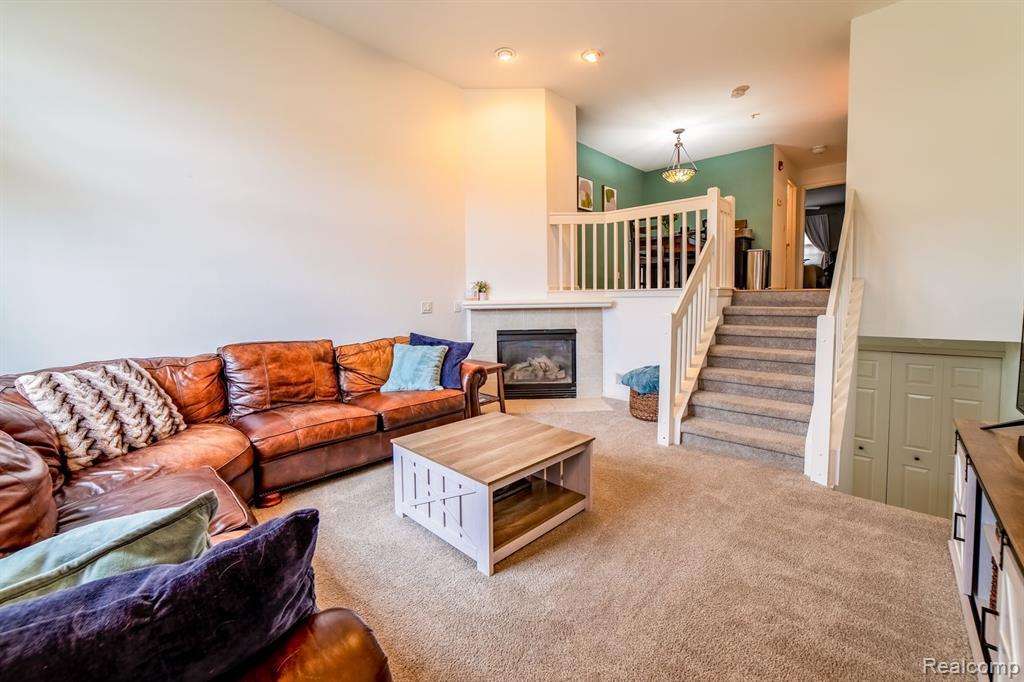 17026 Farmington Road Livonia, MI 48154 - Photo 8 of 36 Gallery Image 8