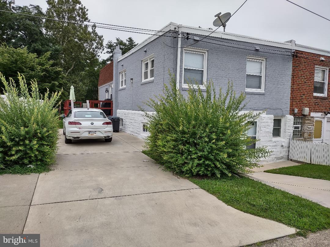 8517 Algon Avenue Philadelphia, PA 19152 - Photo 6 of 26 Side-Rear
