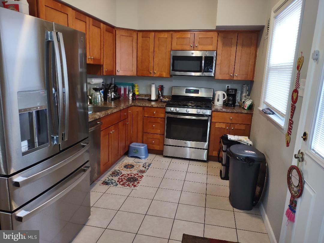 8517 Algon Avenue Philadelphia, PA 19152 - Photo 10 of 26 Kitchen