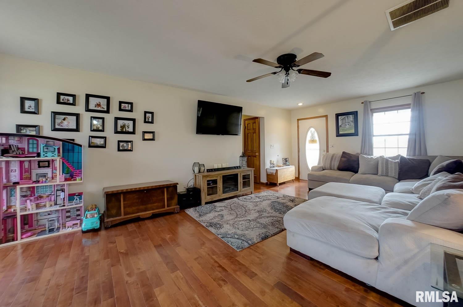 34 Antoinette Road Auburn, IL 62615 - Photo 4 of 30 Gallery Image 4