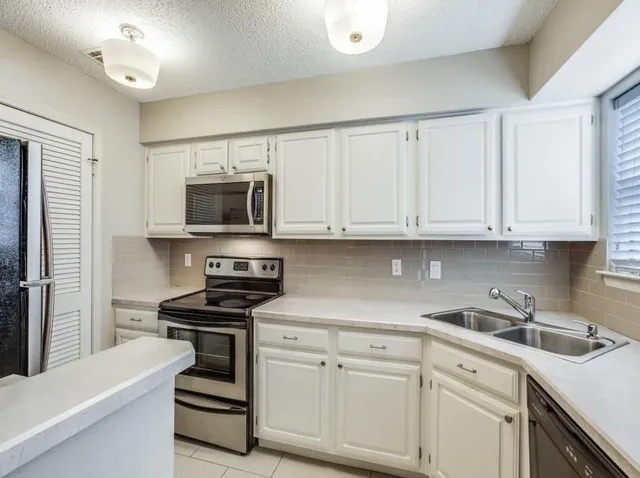 $1,450 | 1308 Memory Lane, Unit 5112, Arlington, TX 76011