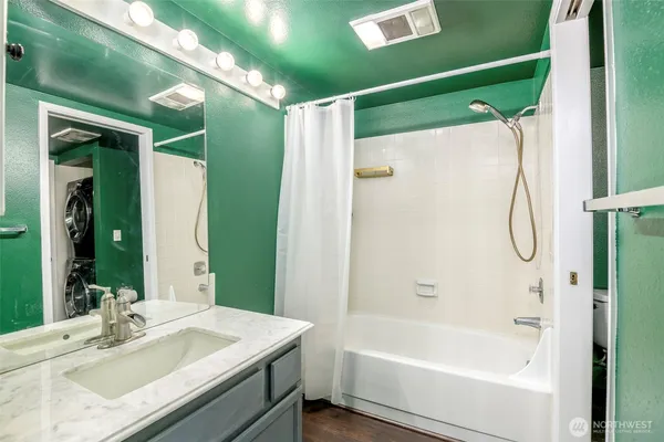 $165,000 | 110 Southwest 116th Street, Unit A13, Seattle, WA 98146