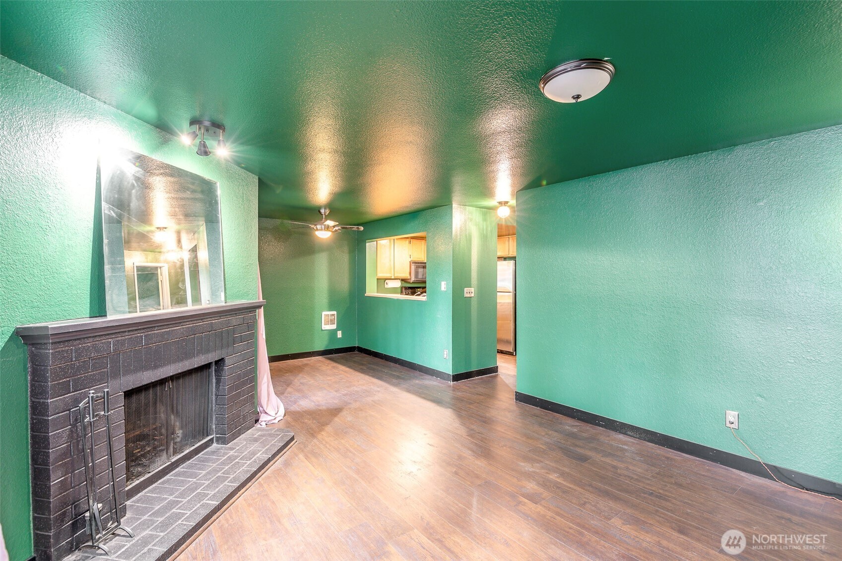 110 Southwest 116th Street, Unit A13 Seattle, WA 98146 - Photo 2 of 16